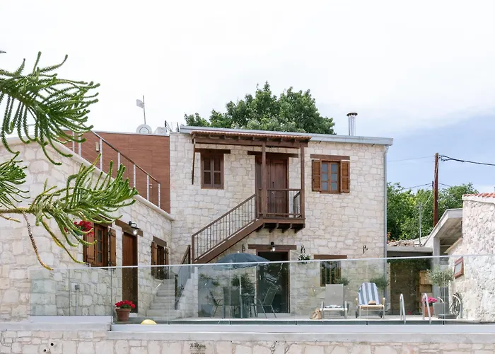 Stonehouse With Private Swimming Pool